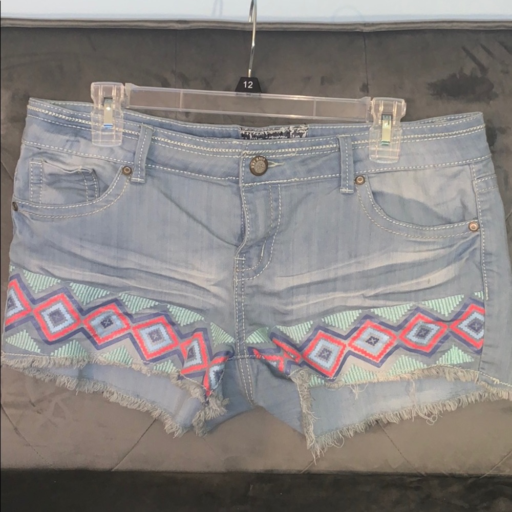 light blue denim shorts with design